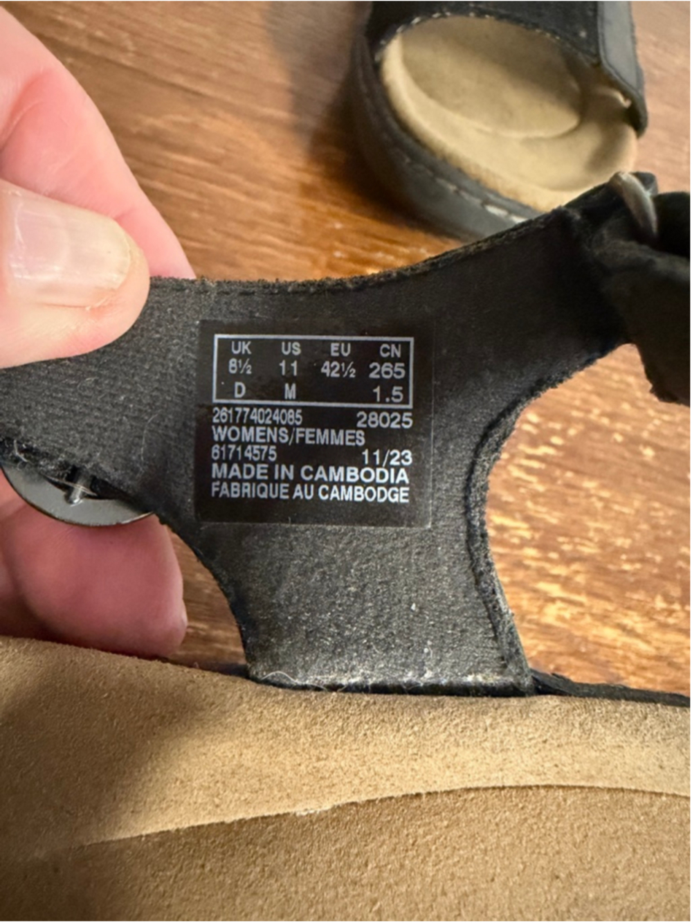 Clarks Black Leather Comfort Wedge Sandals Womens Size 11 Adjustable Slingback - Picture 3 of 9